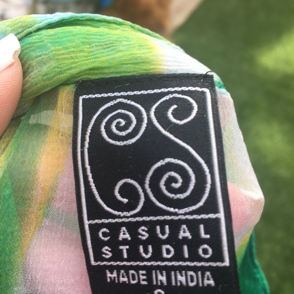 Beautiful 💯 rayon crepe chiffon tunic - Picture 5 of 6